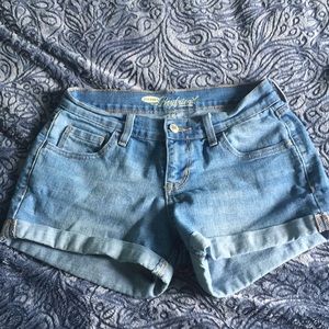Old navy boyfriend style denim shorts